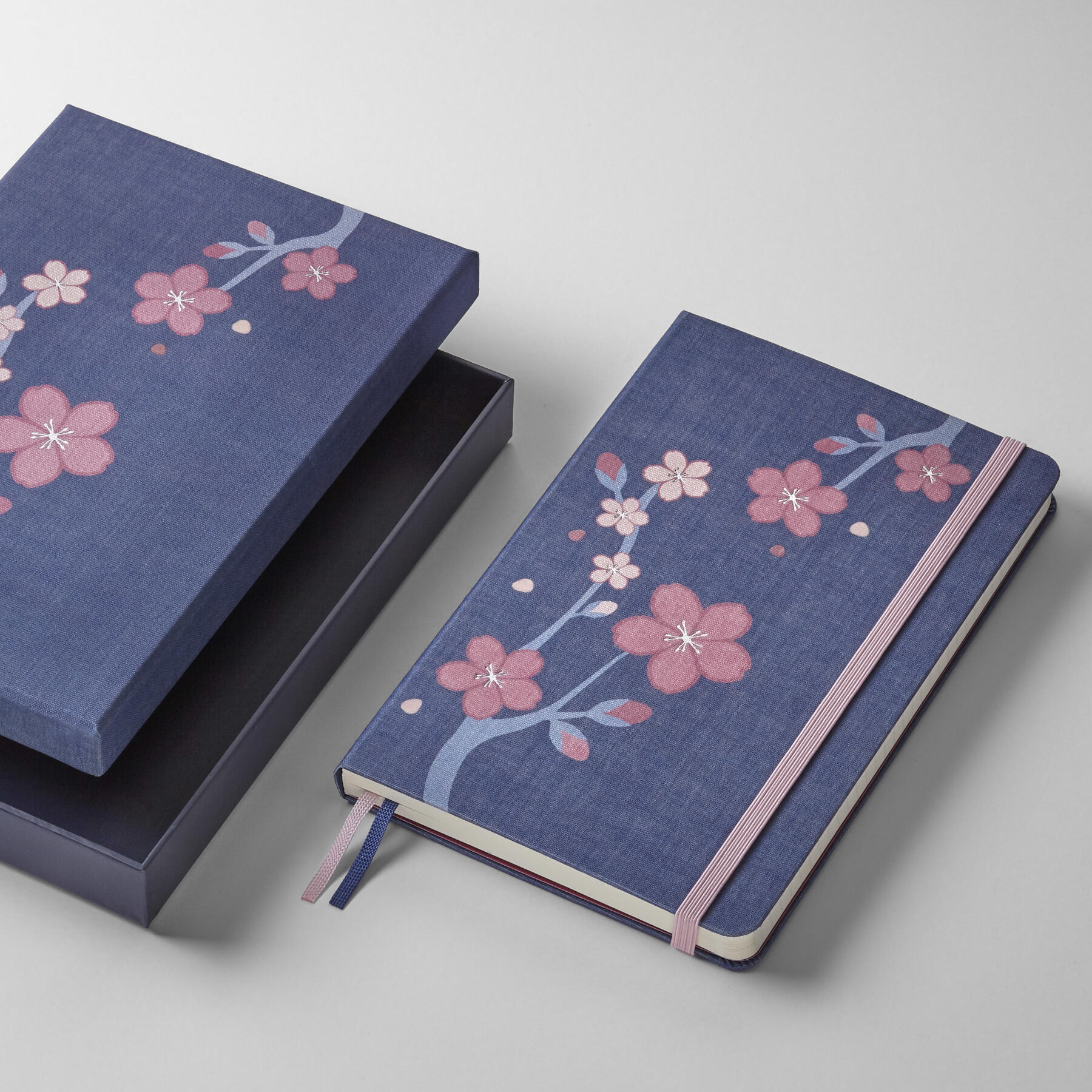 商品画像：Amazon.co.jp: Moleskine Ltd. Edition Notebook, James Bond 3